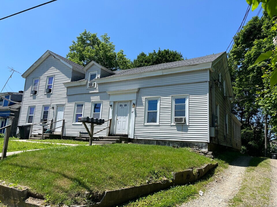 47 Commerce Ave in Killingly, CT - Building Photo