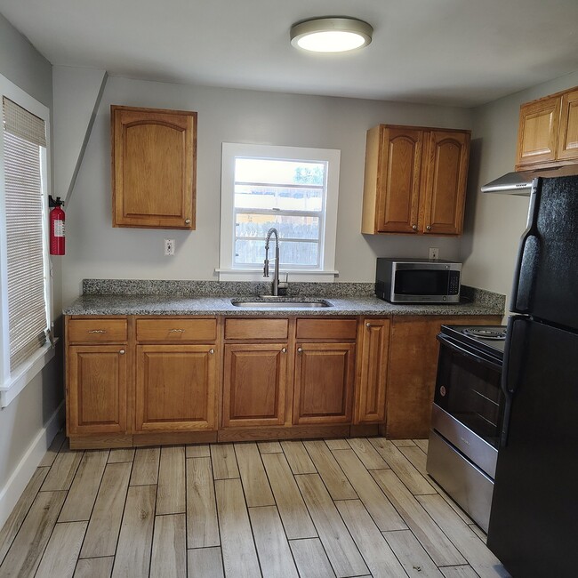 property at 703 E Hanlon St