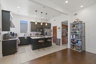 850 W Oakdale Ave, Unit 3 in Chicago, IL - Foto de edificio - Building Photo