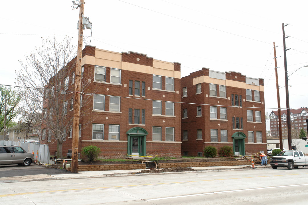 College Hill Apartments in Wichita, KS - Building Photo