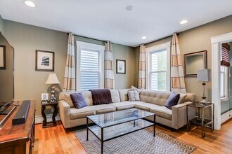 458 E 7th St in Boston, MA - Building Photo - Building Photo