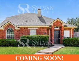 1428 Willow Wood Dr in Carrollton, TX - Building Photo