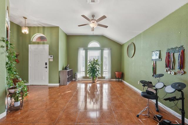 836 W Colony Dr in Arlington, TX - Building Photo - Building Photo