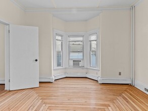 16 Newbury St, Unit 1 in Boston, MA - Building Photo - Building Photo