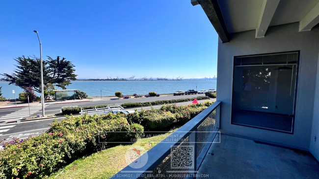 property at 3 Commodore Dr