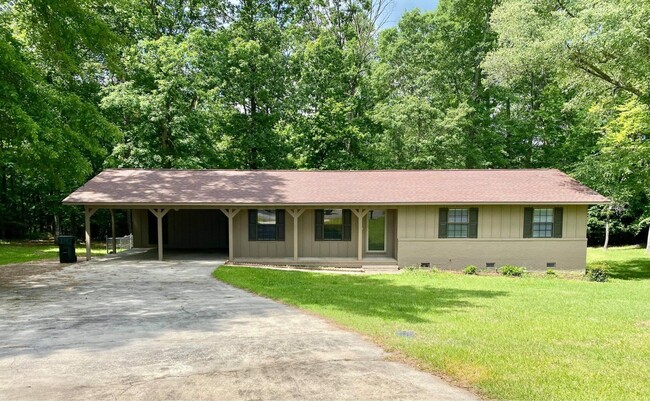 property at 1106 Hampton Ct