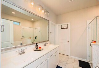 111 Lyrebird Ln in Hutto, TX - Building Photo - Building Photo