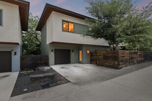 2101 Montopolis Dr, Unit Unit 3 in Austin, TX - Building Photo