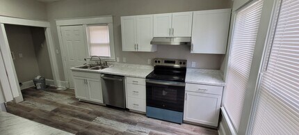 809 E Lexington Ave in High Point, NC - Building Photo - Building Photo