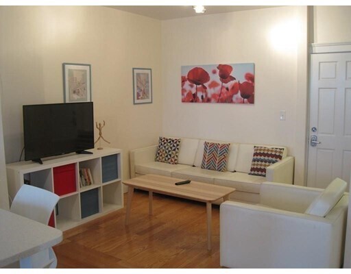 118 Gladstone St-Unit -3 in Boston, MA - Foto de edificio