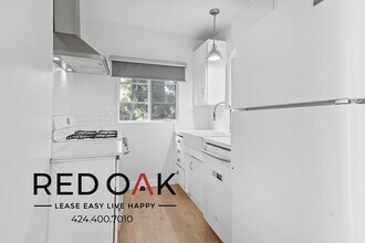 1327 Laurel Ave in West Hollywood, CA - Building Photo - Building Photo