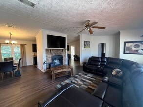 6426 203rd Pl in Live Oak, FL - Building Photo - Building Photo