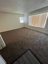 900 Susan Dr in Delano, CA - Building Photo - Building Photo