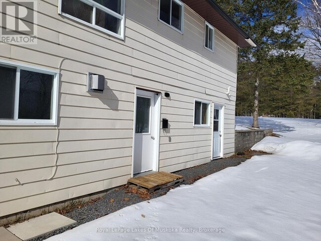 273 Skyhills Rd in Huntsville, ON - Building Photo - Building Photo