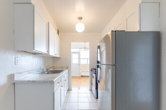 Buckingham House in Toronto, ON - Building Photo - Building Photo