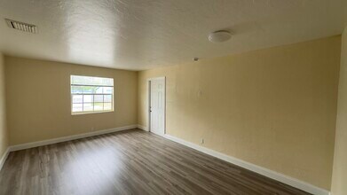 1244 W 36th St in West Palm Beach, FL - Building Photo - Building Photo
