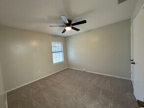 317 Shea St in Garland, TX - Building Photo - Building Photo
