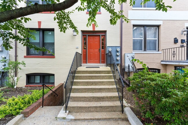 1304 Belmont St NW, Unit #1