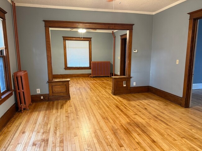 2621 Columbus Ave, Unit 2 Columbus Ave