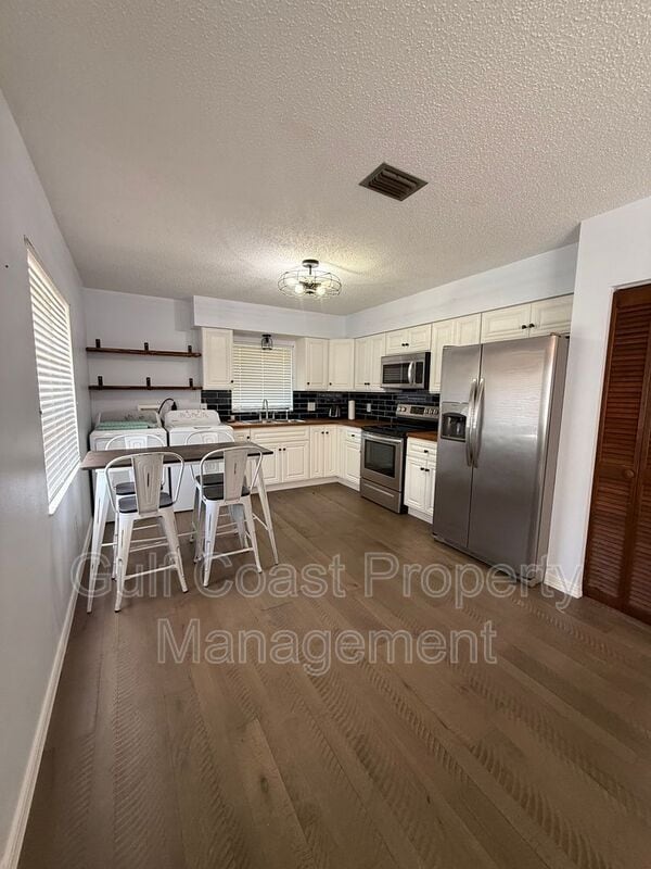 40 1st Ave in Englewood, FL - Building Photo - Building Photo