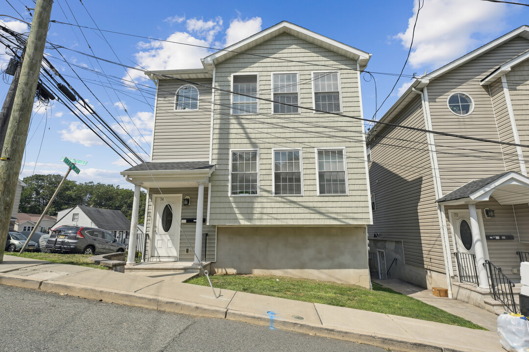 2 Family in Paterson, NJ - Building Photo