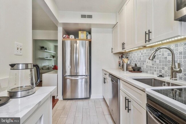 2206 Washington Ave-Unit -103 in Silver Spring, MD - Building Photo - Building Photo