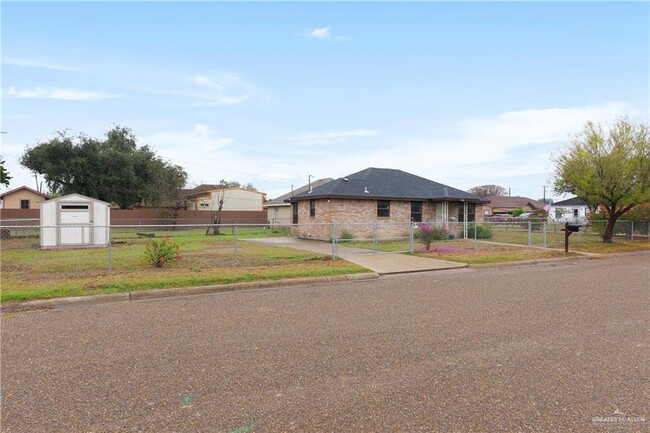 422 S 14th Ave in Edinburg, TX - Building Photo - Building Photo