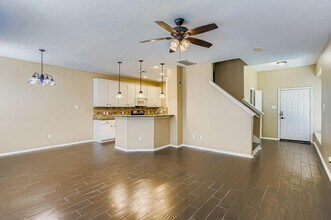 17519 Bering Bridge Ln in Humble, TX - Foto de edificio - Building Photo