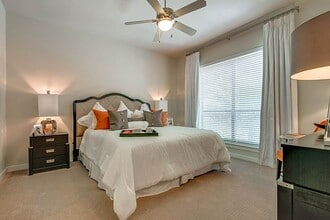 2950 McKinney Ave in Dallas, TX - Building Photo - Building Photo