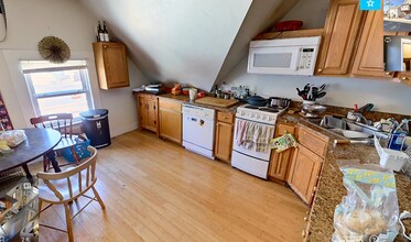 18 Greylock Rd in Boston, MA - Foto de edificio - Building Photo