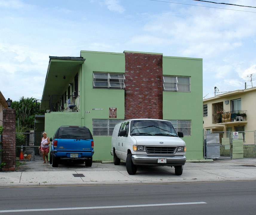 526 SW 7th St in Miami, FL - Building Photo