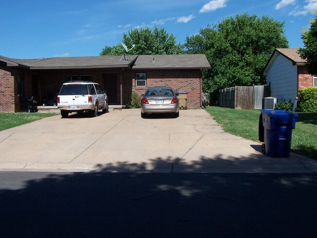 property at 444 Sunnyslope Ct N