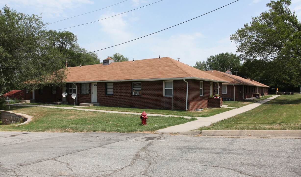 3141 County Line Rd in Kansas City, KS - Foto de edificio