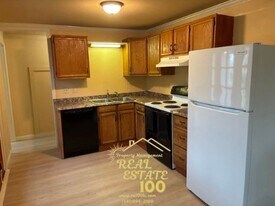 1441 NW 20th St in Lincoln City, OR - Building Photo