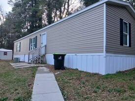 386 River Basin Ct in Fayetteville, NC - Building Photo