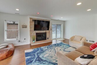 1127 Timber Trails Rd in Downers Grove, IL - Building Photo - Building Photo