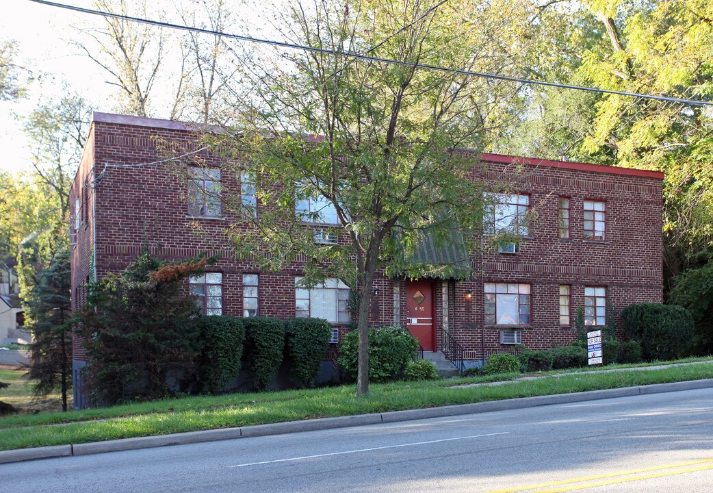 4050-4056 Reading Rd in Cincinnati, OH - Building Photo