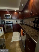 200-10 Lombard St-Unit -710 in Philadelphia, PA - Building Photo - Building Photo