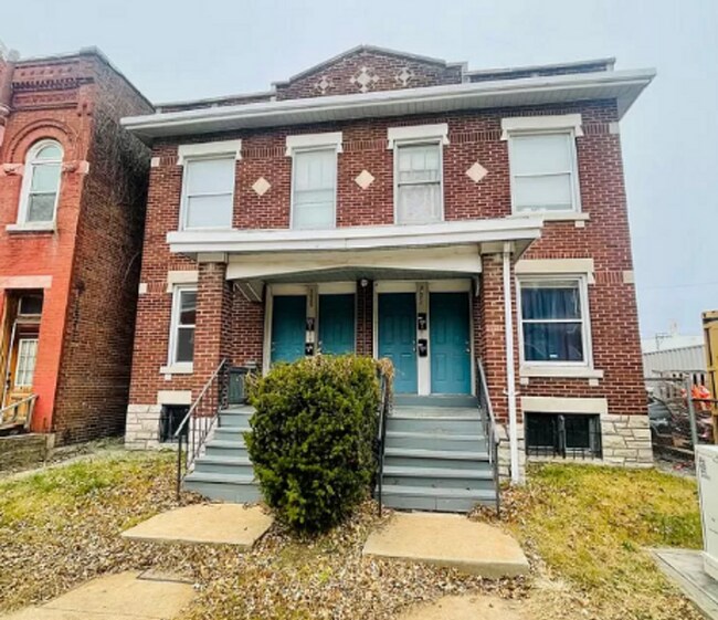 property at 2623 Indiana Ave