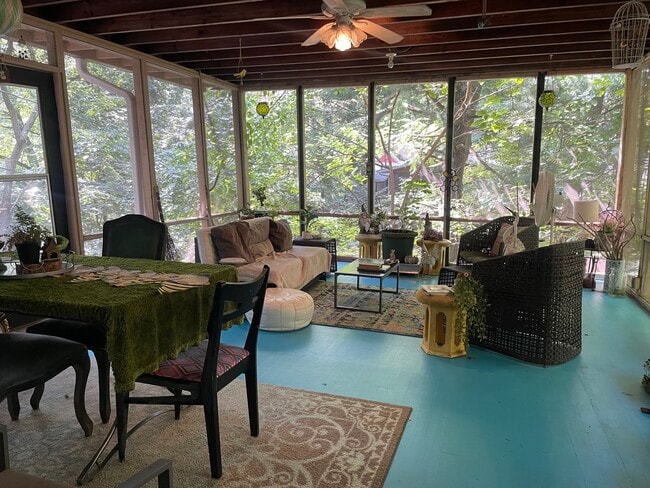 property at 930 N Warrick St