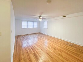 1904 W Winnemac Ave, Unit GRD in Chicago, IL - Building Photo