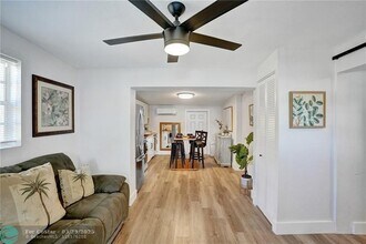 6128 SW 39th St in Miramar, FL - Building Photo - Building Photo