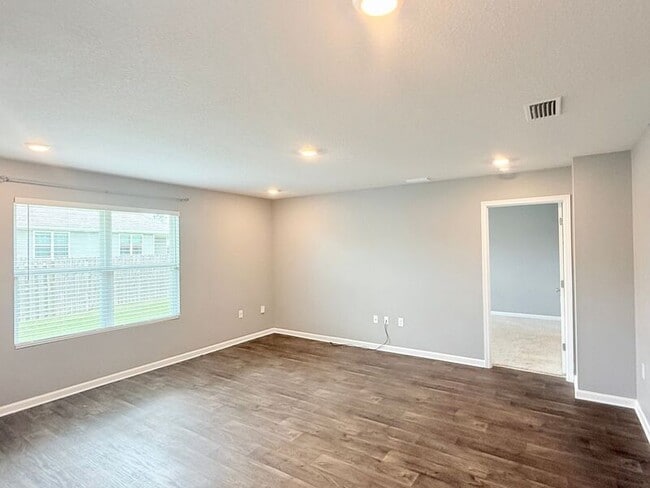 6013 Secretariat Wy in Bellview, FL - Building Photo - Building Photo