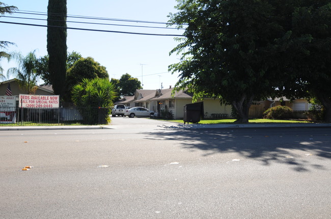 730 S Union Rd in Manteca, CA - Building Photo - Building Photo