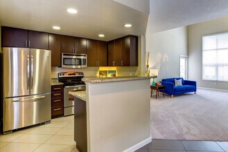 20380 Stevens Creek Blvd in Cupertino, CA - Building Photo - Building Photo