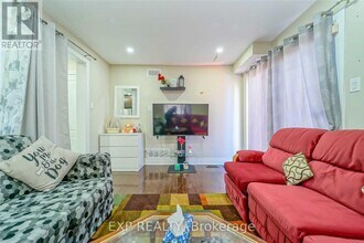 7 Hollyhedge Ct in Brampton, ON - Building Photo - Building Photo