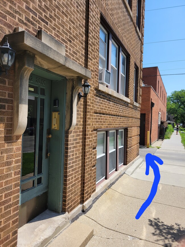 3050 W Berteau Ave in Chicago, IL - Building Photo - Building Photo