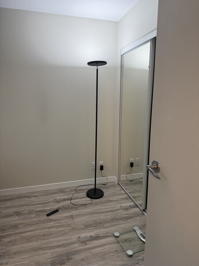 1331 Alberni St in Vancouver, BC - Building Photo - Building Photo