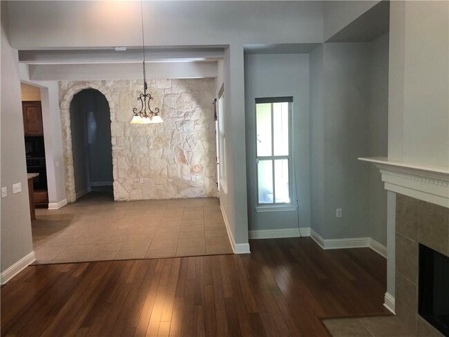 2013 Emma Long St in Austin, TX - Building Photo - Building Photo