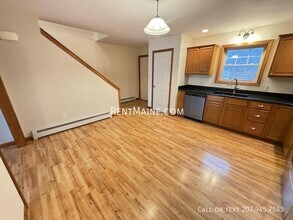 208 Western Ave in Hampden, ME - Building Photo - Building Photo